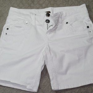 Copper Key White Bermuda Shorts Size 7